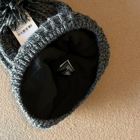 ZELLA Ribbed Lined Pom Pom Black/Gray Beanie NWT - OS - Picture 9 of 16